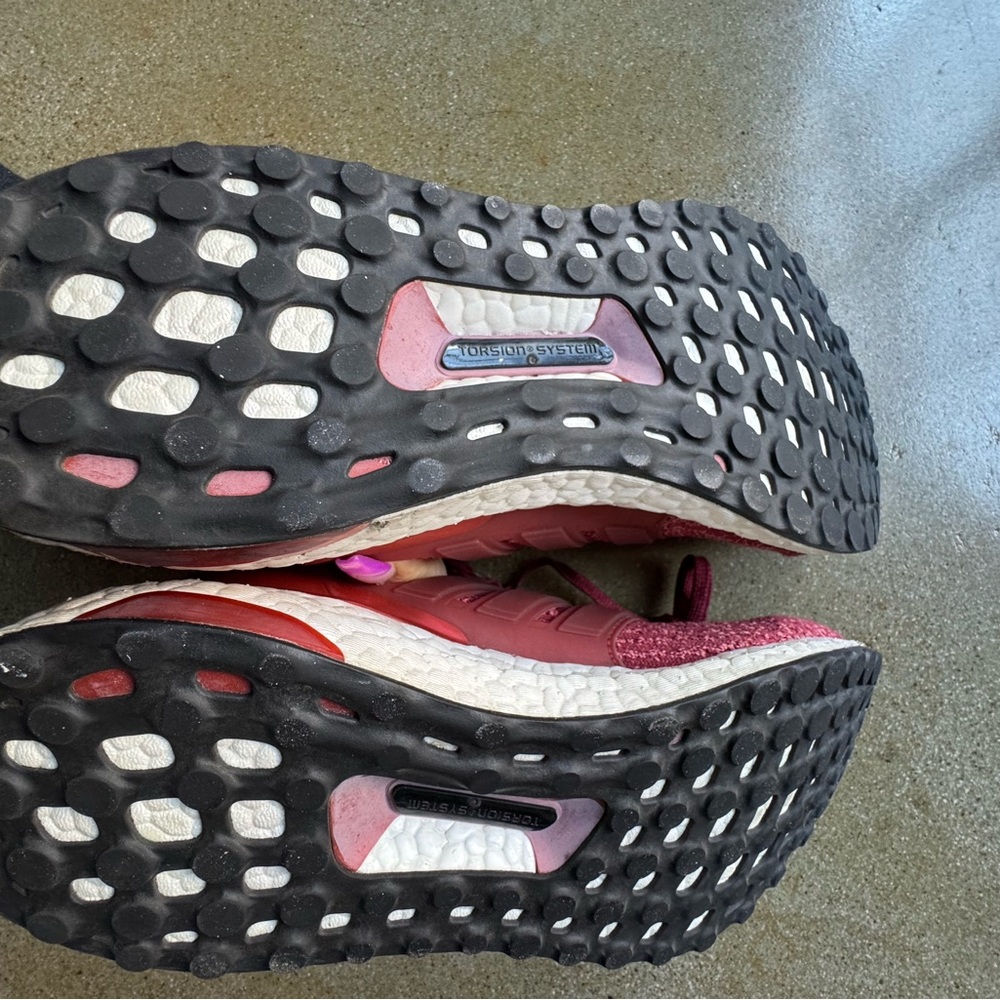 Women’s maroon adidas ultra boost - Picture 6 of 6